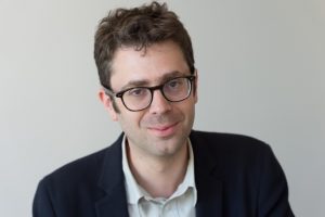 Umanz Interview. Nicolas Bouzou :  « La grandeur de l’homme consiste non pas à s’enraciner mais à se déraciner »